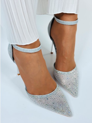 Dámske strieborné sandále s ozdobnými kamienkami Rumea