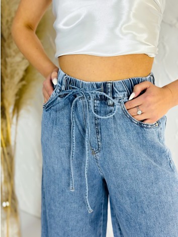 Dámske svetlomodré capri rifle s gumičkou v páse Lola