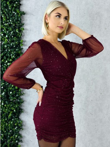 Dámske trblietavé nazberané šaty s priesvitnými rukávmi - bordové