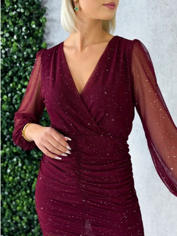 Dámske trblietavé nazberané šaty s priesvitnými rukávmi - bordové