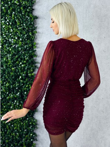 Dámske trblietavé nazberané šaty s priesvitnými rukávmi - bordové
