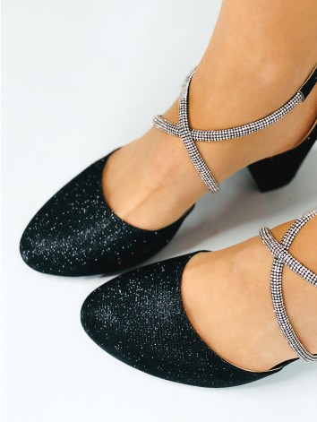 Dámske trblietavé sandále s remienkami - čierne