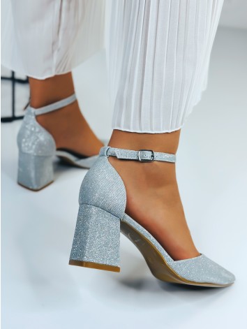 Dámske trblietavé strieborné sandále Arija