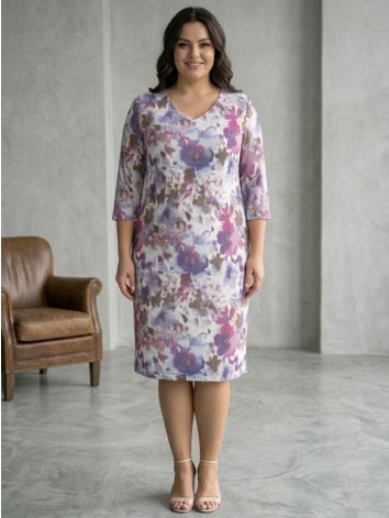 Dámske vzorované spoločenské šaty pre moletky s 3/4 rukávom - fialové