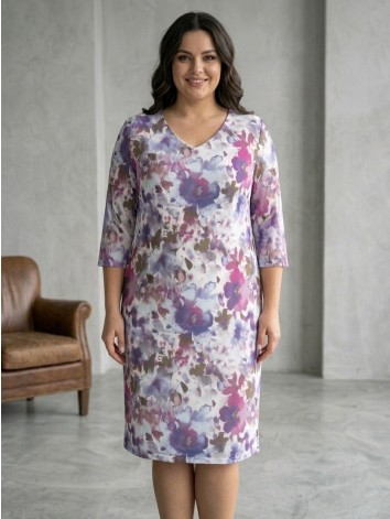 Dámske vzorované spoločenské šaty pre moletky s 3/4 rukávom - fialové