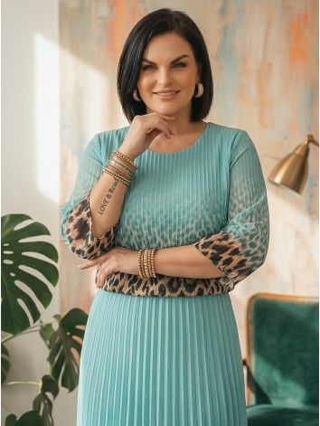 Dámske zelené plisované spoločenské šaty s leopardím vzorom aj pre moletky