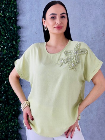 Dámske zelené tričko s kvetovanou aplikáciou a perlami