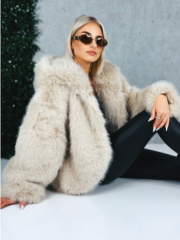 Dámsky béžový mohutný kožuch s kapucňou