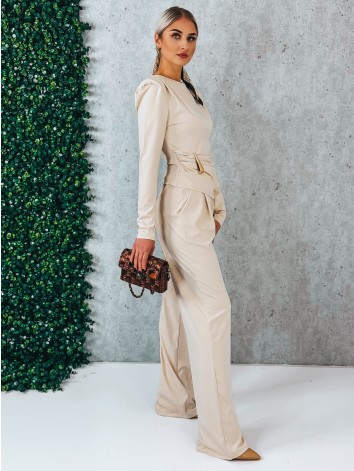 Dámsky béžový priliehavý komplet so širokými nohavicami a topom so zlatou sponou