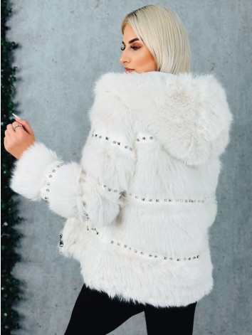Dámsky biely kožuch s ozdobnými kamienakmi a kapucňou