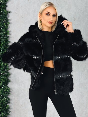 Dámsky čierny kožuch s ozdobnými kamienakmi a kapucňou