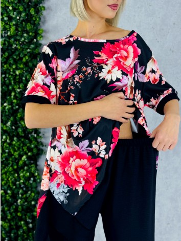 Dámsky čierny letný komplet s kvetmi a širokými nohavicami
