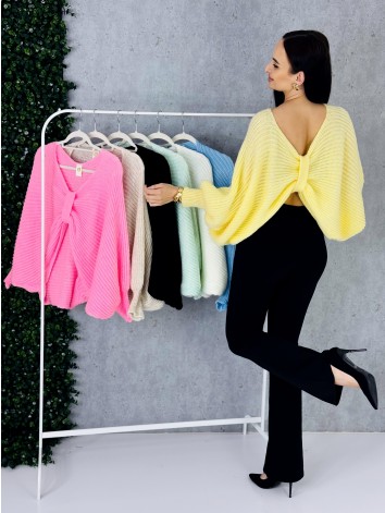 Dámsky čierny pletený sveter s uzlom