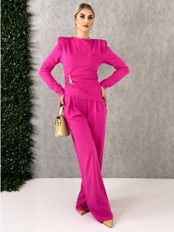 Dámsky cyklamenový priliehavý komplet so širokými nohavicami a topom so zlatou sponou