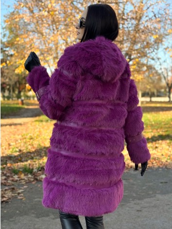 Dámsky dlhý fialový kožuch s kapucňou LEMILA