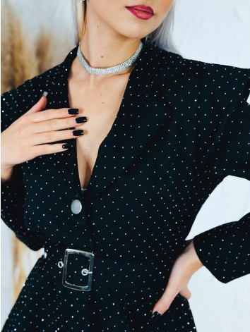 Dámsky elegantný overal s opaskom a ozdobnými kamienkami - čierny