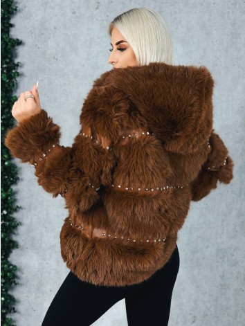 Dámsky hnedý kožuch s ozdobnými kamienakmi a kapucňou