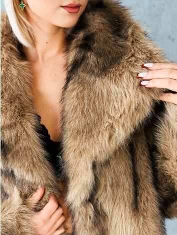 Dámsky kožuch v hnedej farbe podobný norke
