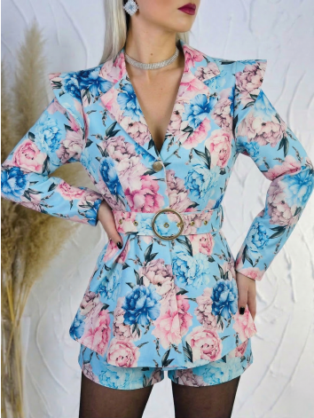 Dámsky modrý elegantný kvetovaný overal s opaskom a véčkovým výstrihom