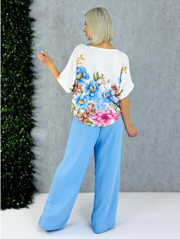 Dámsky modrý letný komplet s kvetmi a širokými nohavicami