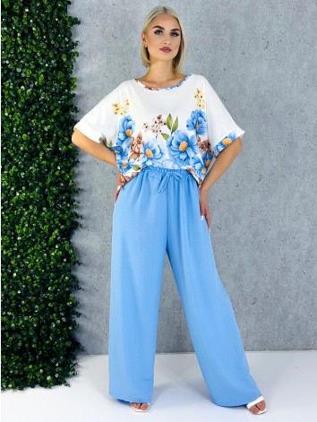 Dámsky modrý letný komplet s kvetmi a širokými nohavicami