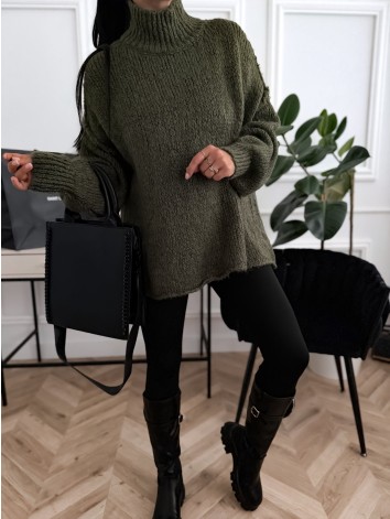 Dámsky oversize sveter s rolákom v khaki farbe