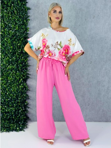 Dámsky ružový letný komplet s kvetmi a širokými nohavicami