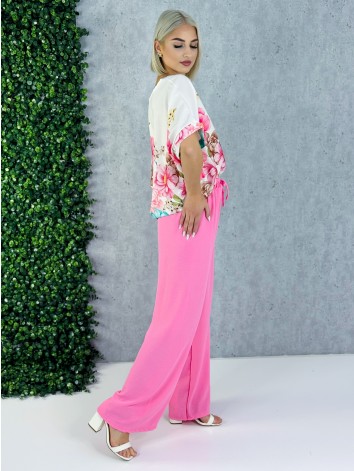Dámsky ružový letný komplet s kvetmi a širokými nohavicami