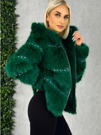 Dámsky zelený kožuch s ozdobnými kamienakmi a kapucňou