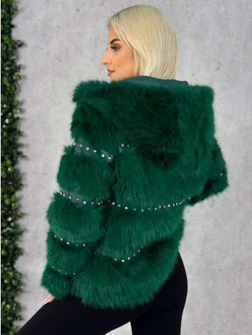 Dámsky zelený kožuch s ozdobnými kamienakmi a kapucňou