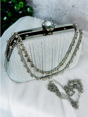 Elegantná večerná kabelka s trblietavým efektom - strieborná