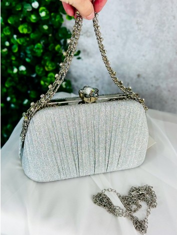 Elegantná večerná kabelka s trblietavým efektom - strieborná