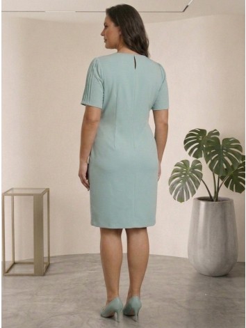 Elegantné zavinovacie spoločenské šaty pre moletky s opaskom a ozdobnými kamienkami - babymodré