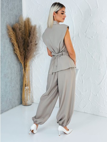 Elegantný béžový dvojdielny kostým vesta + nohavice s gumičkou v páse