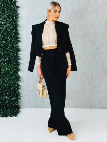 Elegantný čierny dvojdielny kostým s vysokým komfortom pre všetky príležitosti