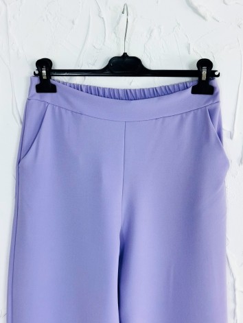 Elegantný fialový dvojdielny kostým s opaskom vesta + nohavice