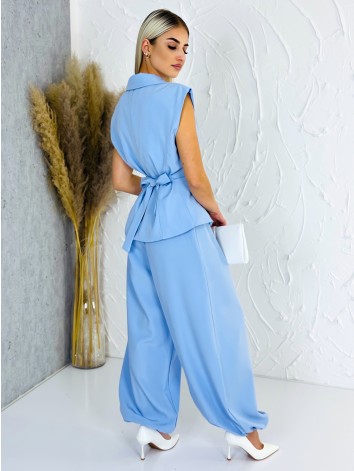 Elegantný modrý dvojdielny kostým vesta + nohavice s gumičkou v páse