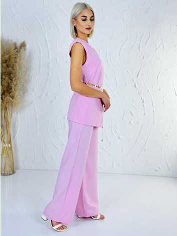 Elegantný ružový dvojdielny kostým s opaskom vesta + nohavice