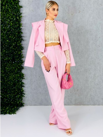 Elegantný ružový dvojdielny kostým s vysokým komfortom pre všetky príležitosti