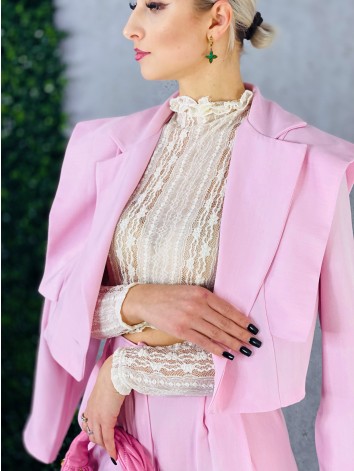 Elegantný ružový dvojdielny kostým s vysokým komfortom pre všetky príležitosti