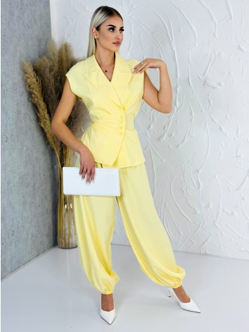 Elegantný žltý dvojdielny kostým vesta + nohavice s gumičkou v páse