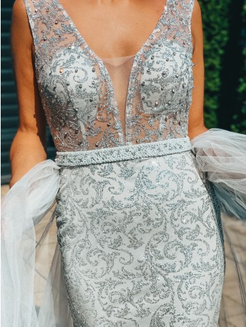 Exkluzívne dlhé dámske spoločenské šaty s odnímateľnou tylovou sukňou - strieborné BB