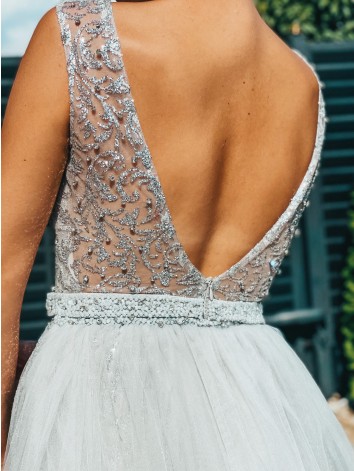 Exkluzívne dlhé dámske spoločenské šaty s odnímateľnou tylovou sukňou - strieborné BB