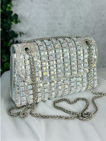 Luxusná strieborná spoločenská kabelka s ozodbnými kamienkami