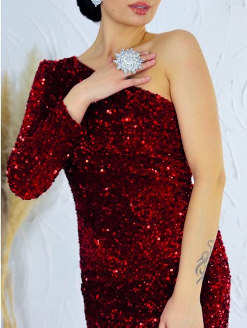 Luxusné červené asymetrické flitrované spoločenské šaty s jedným rukávom