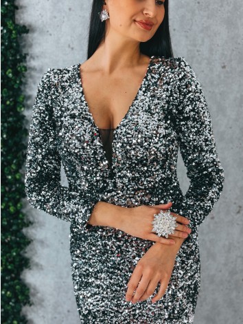 Luxusné flitrované dlhé spoločenské šaty s véčkovým výstrihom - strieborné