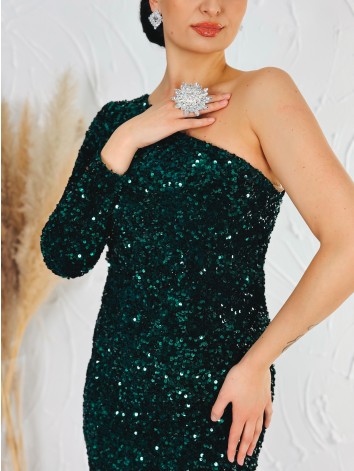 Luxusné zelené asymetrické flitrované spoločenské šaty s jedným rukávom