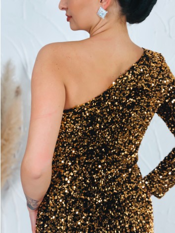 Luxusné zlaté asymetrické flitrované spoločenské šaty s jedným rukávom