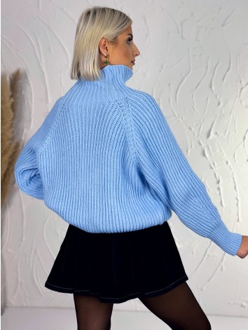 Modrý dámsky hrubý rolákový sveter v oversize strihu