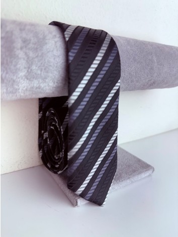 Pánska čierna saténová úzka kravata so sivými pásikmi